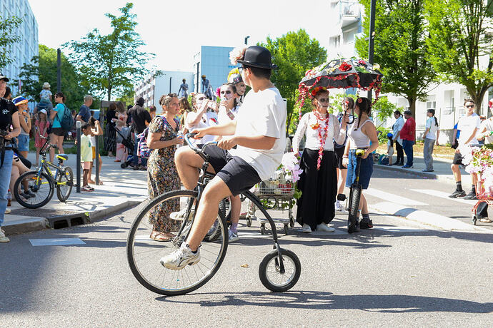 les-monocycles-et-objets-roulants-desaxes-photo-david-loiodice-1779556132 (1)